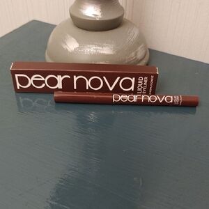 Pear Nova Liquid Eyeliner in Deep Brown